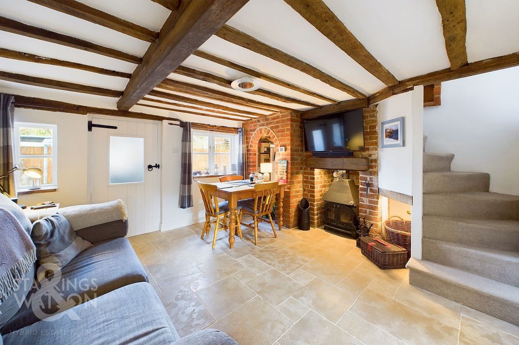 Property photo 2 of 21