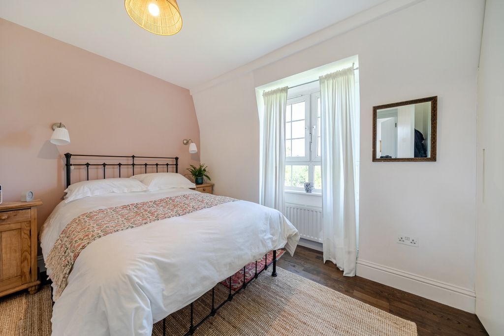 Property photo 3 of 18 1453968-20-69F498...