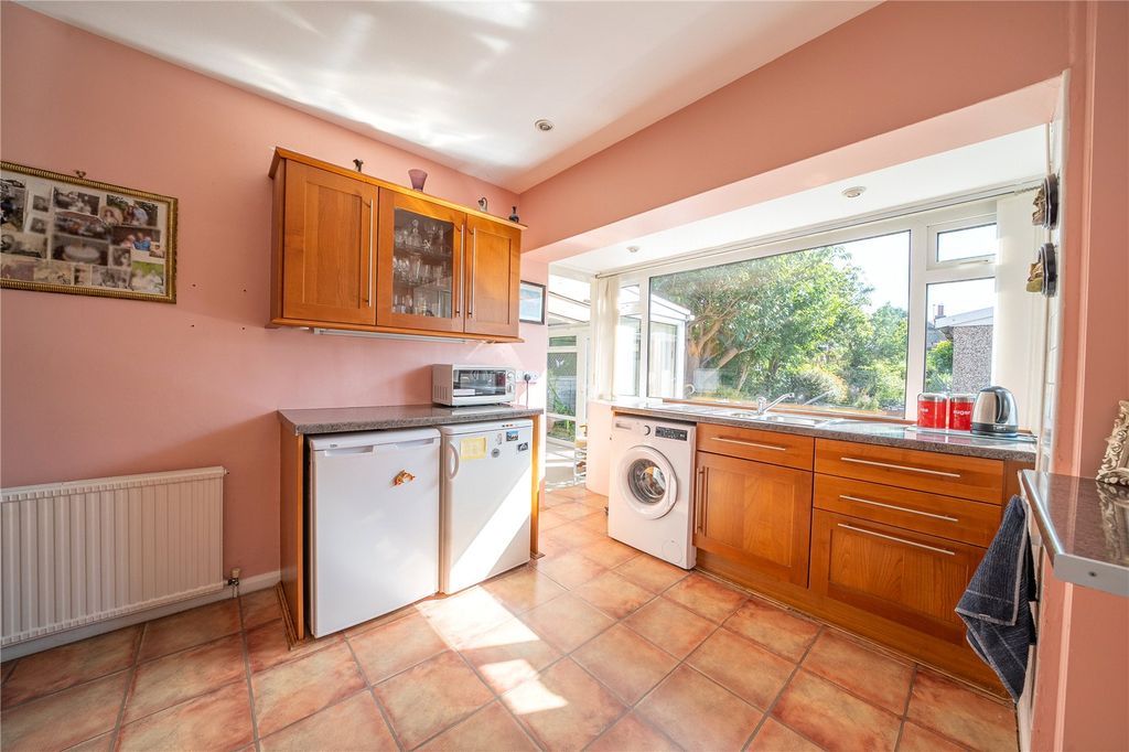 Property photo 3 of 16 Picture No. 12
