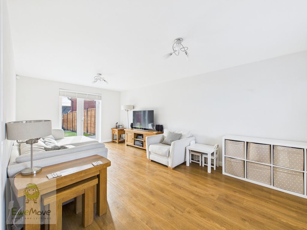 Property photo 3 of 23 Living Room