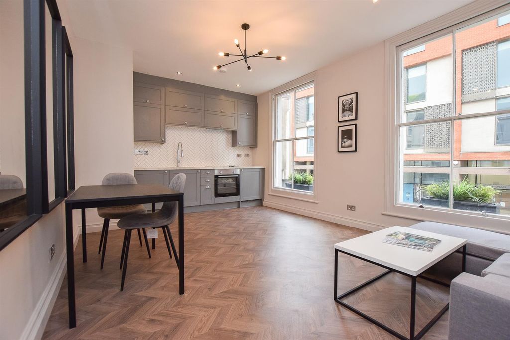 Property photo 1 of 10 Living Space