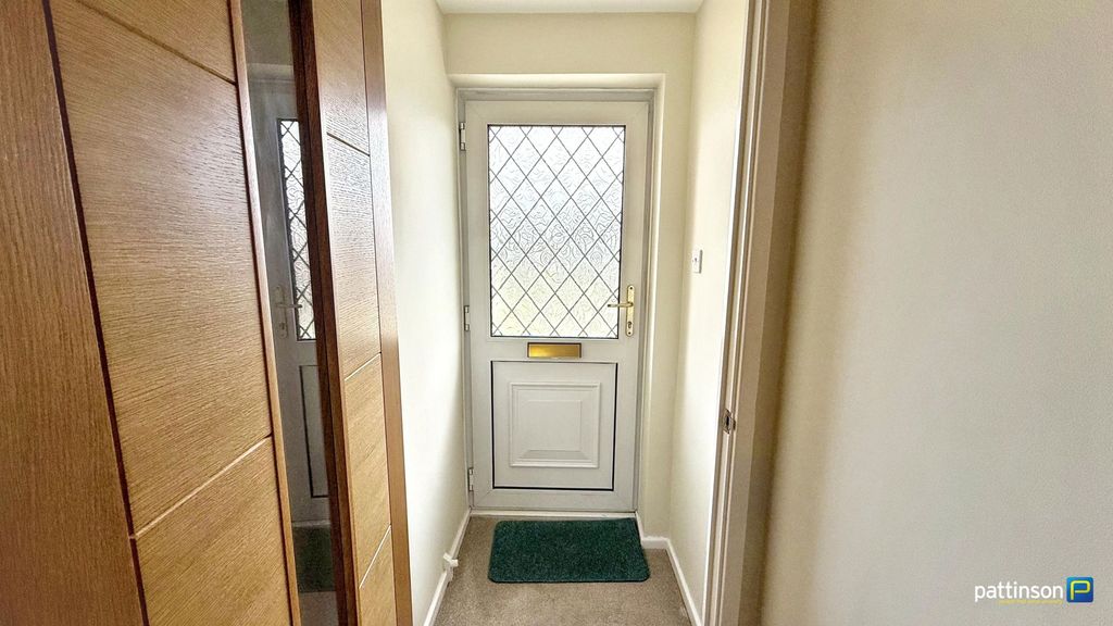 Property photo 2 of 27