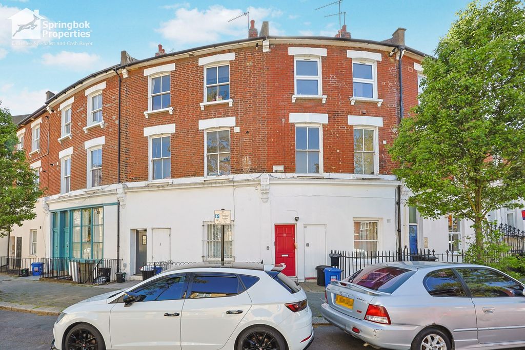 Property photo 1 of 8 Front View