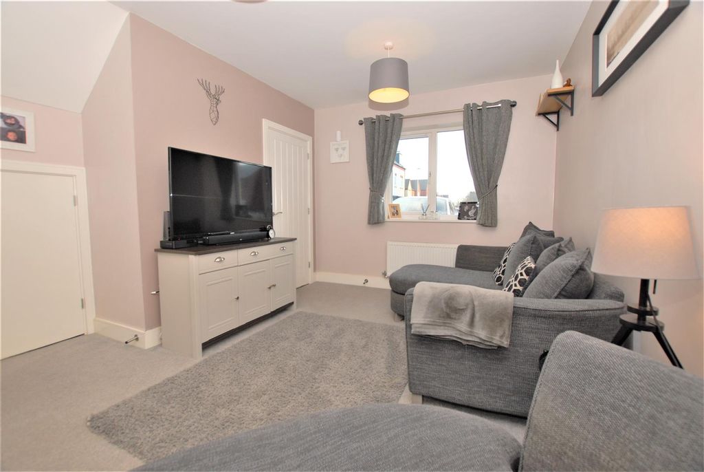 Property photo 3 of 13