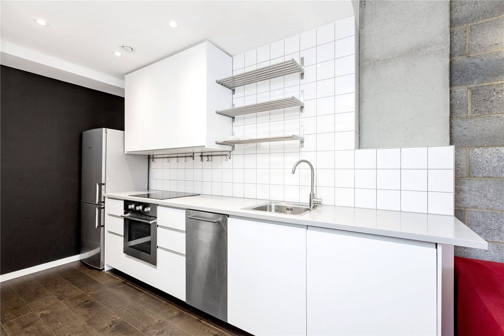 Property photo 2 of 8 Kitchen