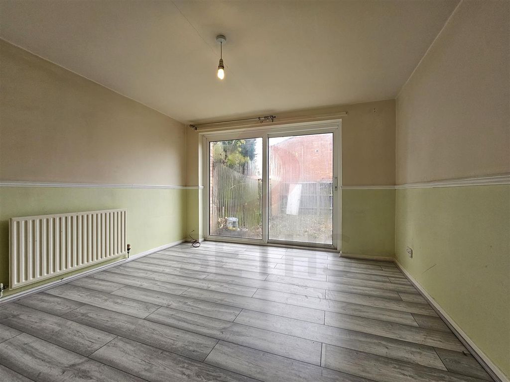Property photo 3 of 12 Dining Room