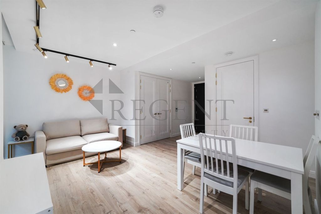 Property photo 1 of 19 Reception