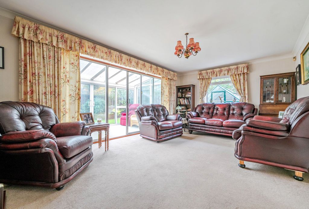 Property photo 2 of 16 1377070-12-6911De...