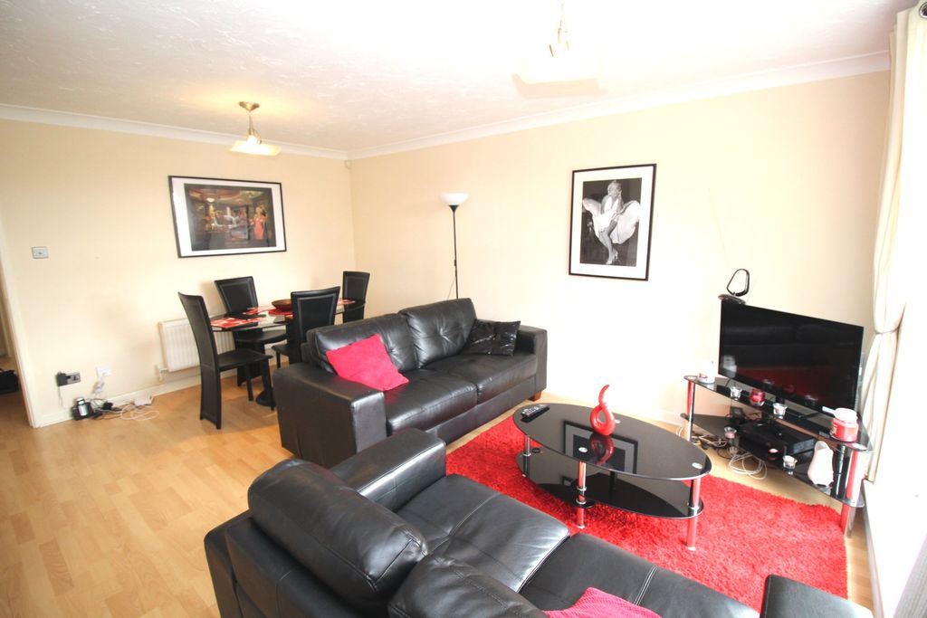 Property photo 2 of 6