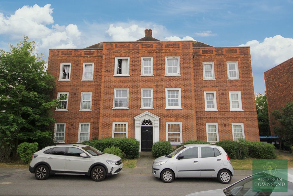 Property photo 1 of 6 2 Bed Flat