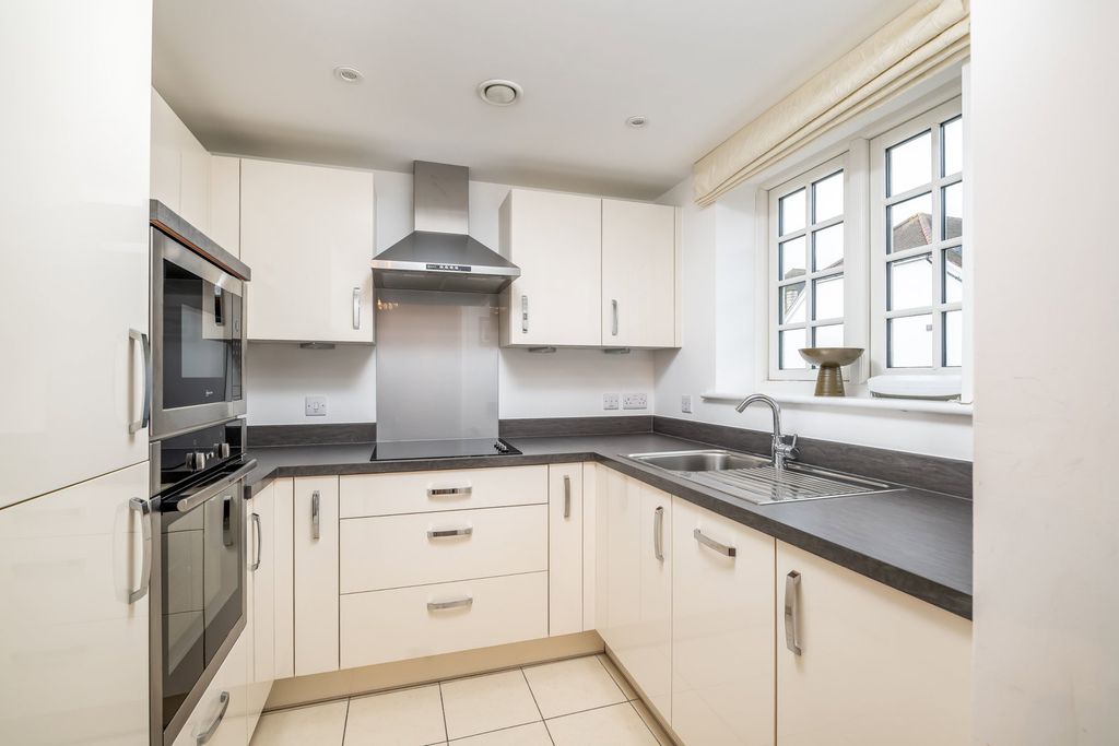 Additional image 13 of 1 bed flat for saleStation Road, Letchworth Garden City SG6