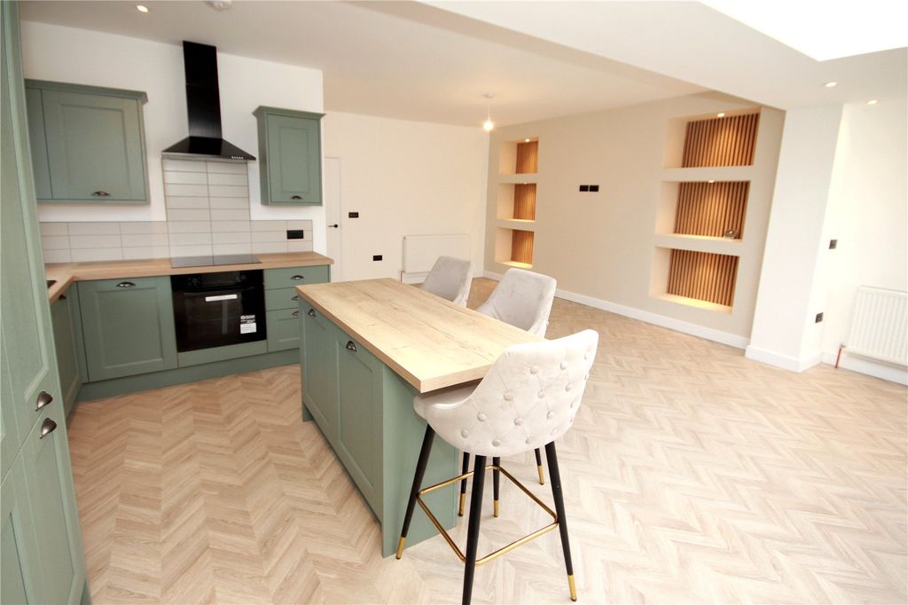 Property photo 2 of 16 Picture No. 19