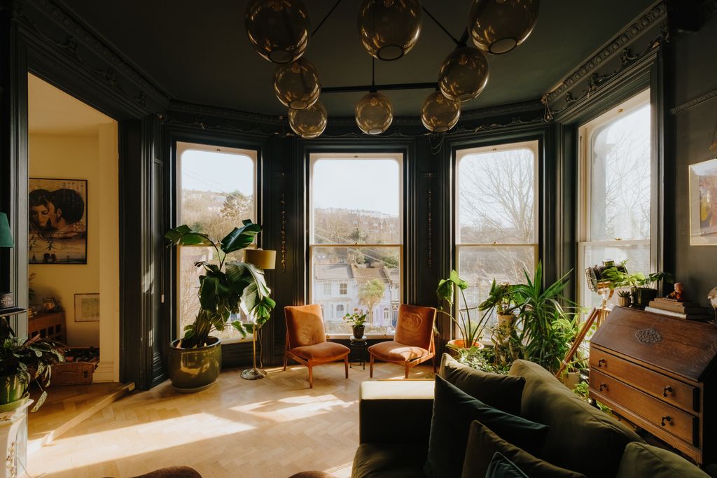 Property photo 3 of 27 Croft-Hastings-Elphinstoneroad-Interior-44