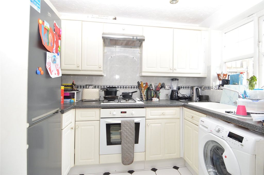 Property photo 3 of 9 Picture No. 17