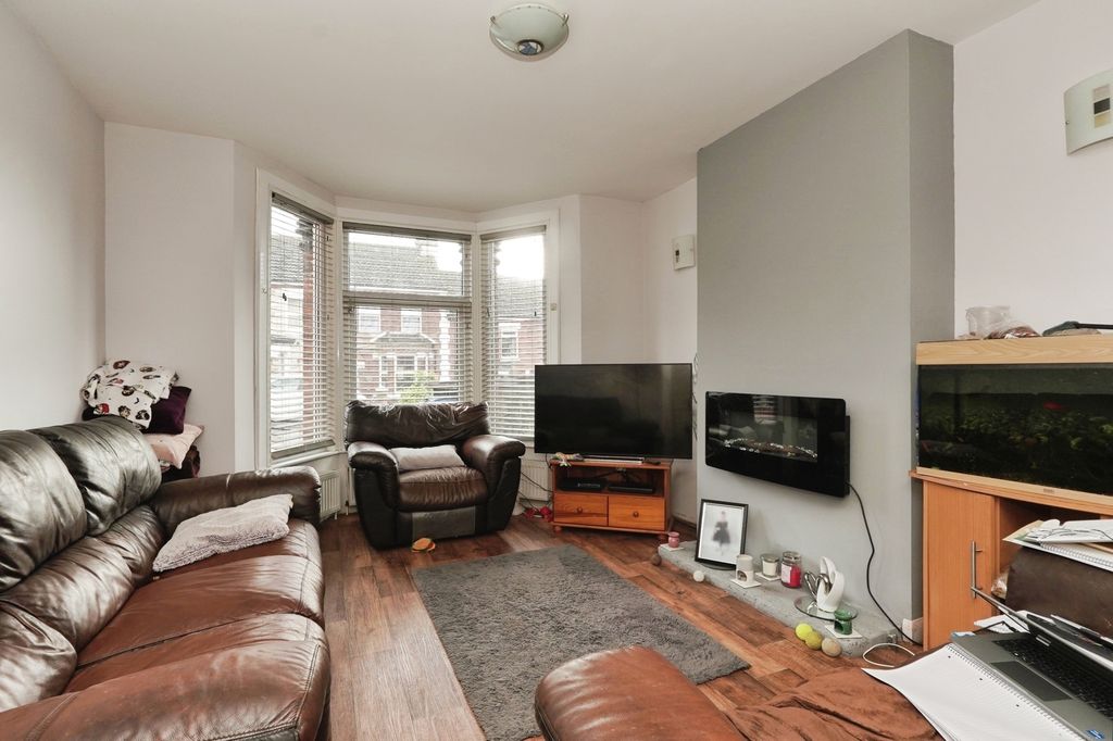 Property photo 3 of 16 Pbox-Img.Jpg