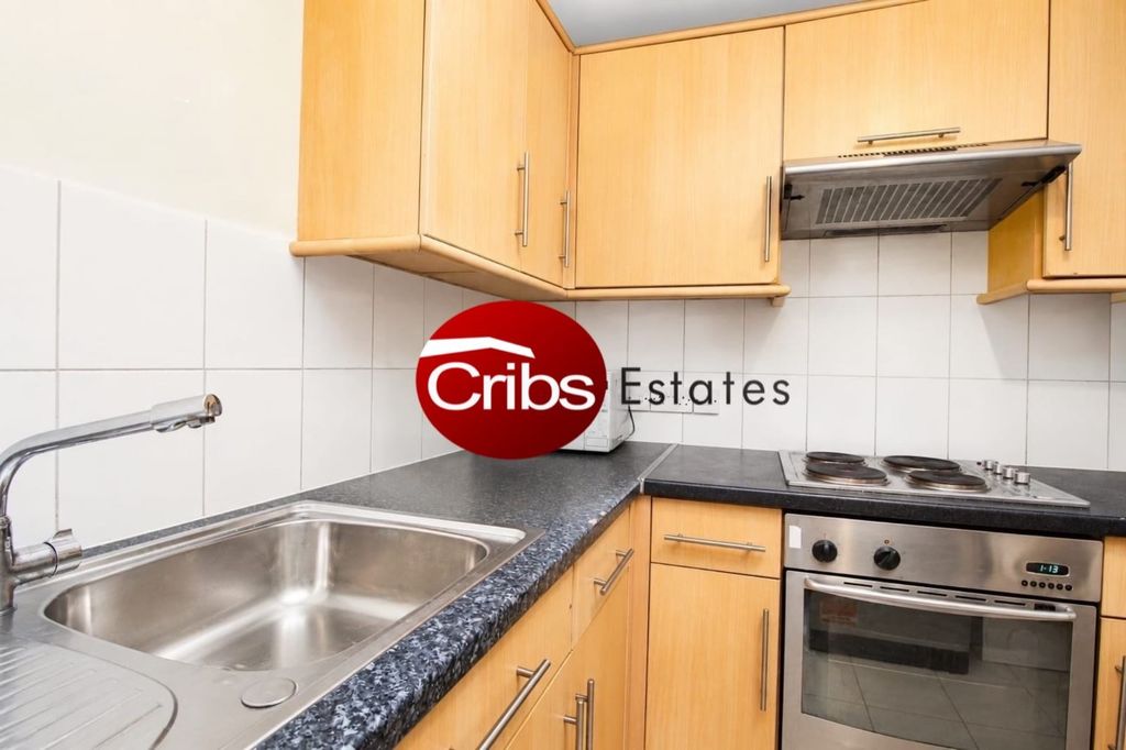 Property photo 1 of 9 Room With Private Kitchenette Available To Rent In Se15/ Couple Welcome