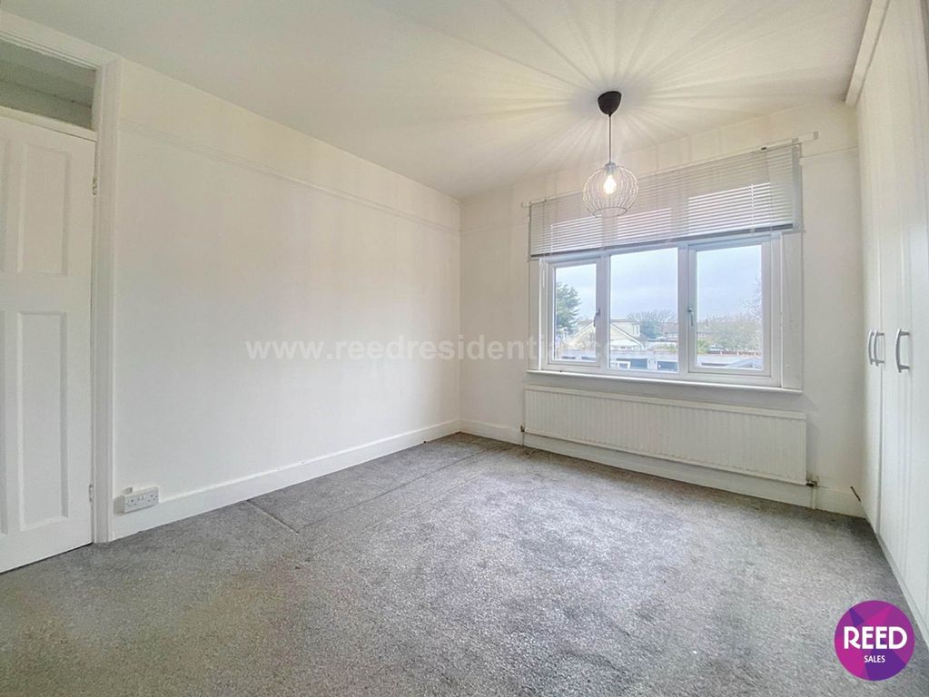 Property photo 2 of 31