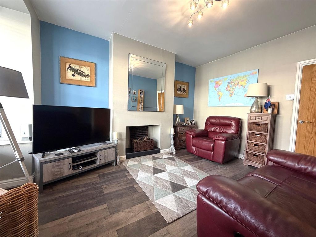 Property photo 2 of 31 B.Jpeg