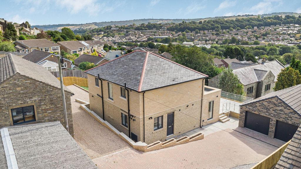 Property photo 1 of 58