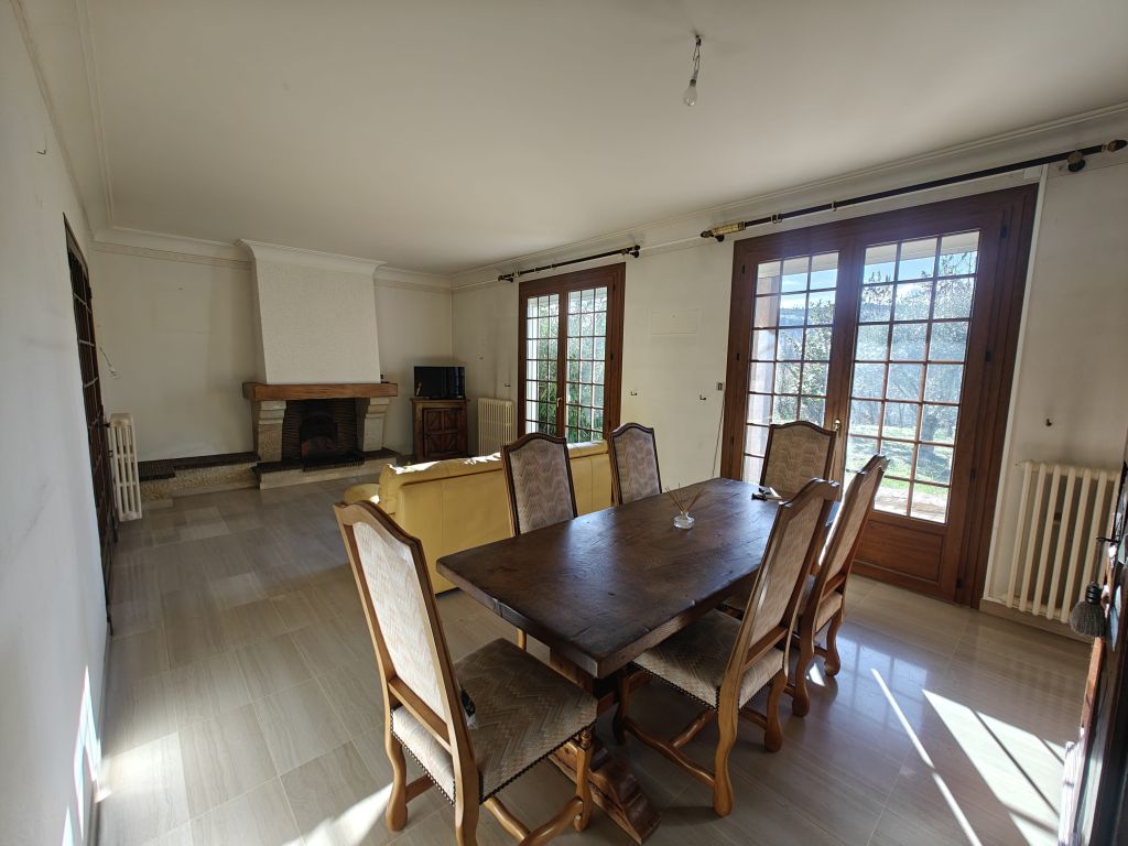 Property photo 3 of 23
