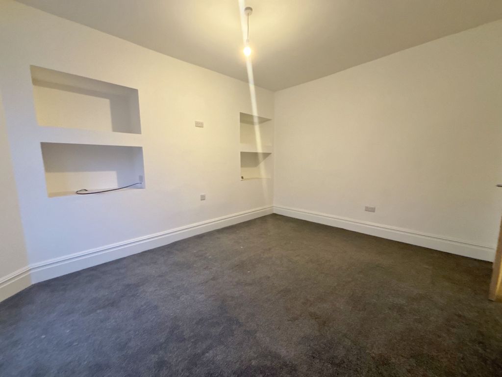 Property photo 3 of 40