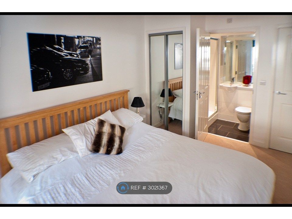 Property photo 3 of 11 Bed 1 En Suite