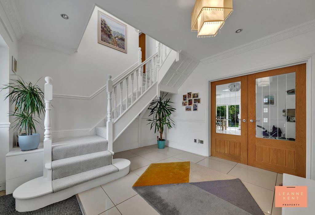 Property photo 2 of 44
