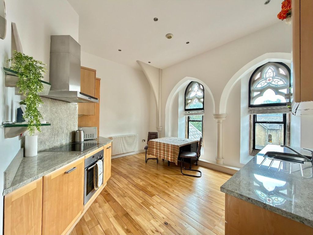 Property photo 3 of 33