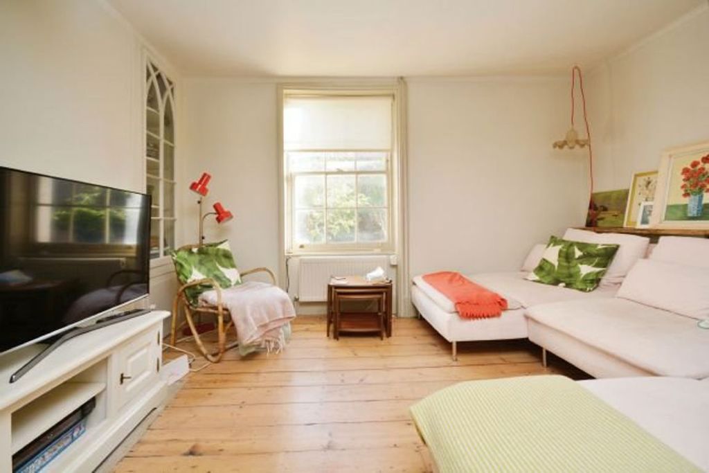 Property photo 3 of 25