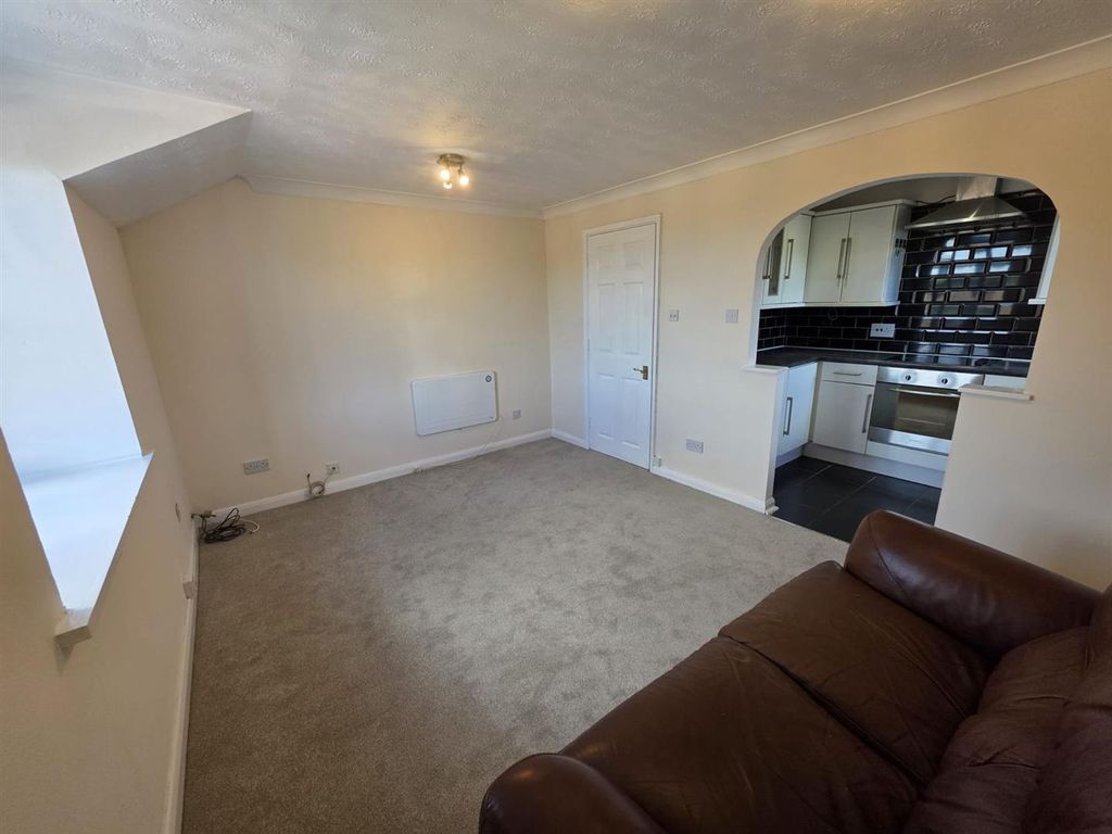 Property photo 3 of 7 Reception