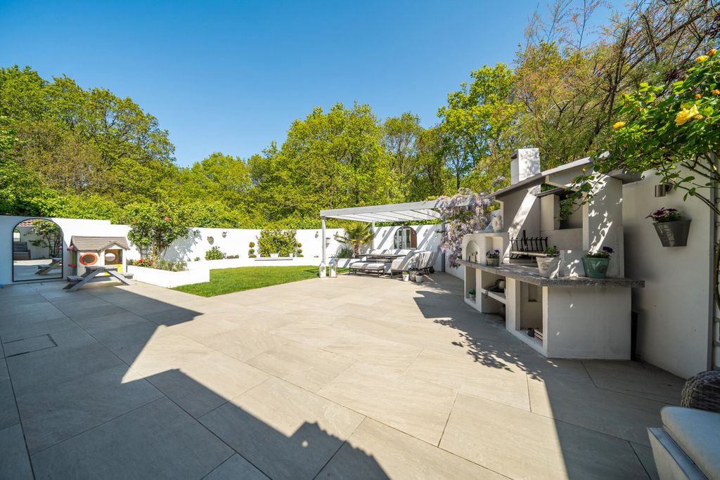 Property photo 3 of 28 1454671-26-69F490...