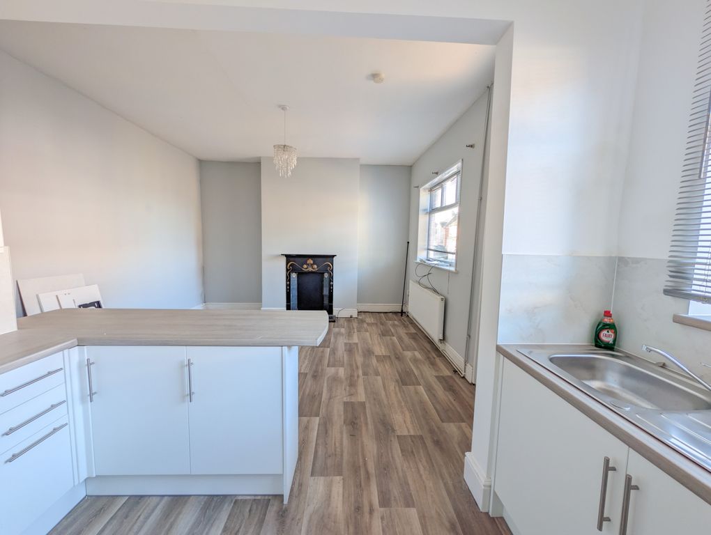 Property photo 3 of 15 Kitchen