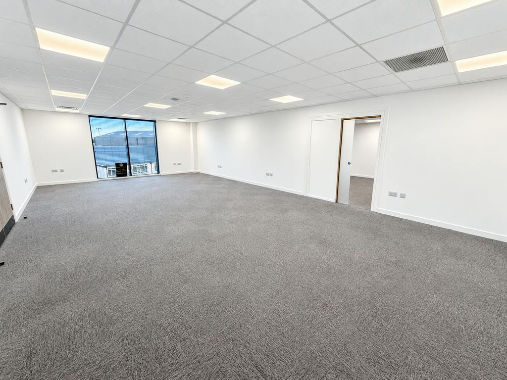 Property photo 1 of 12 Suite 3