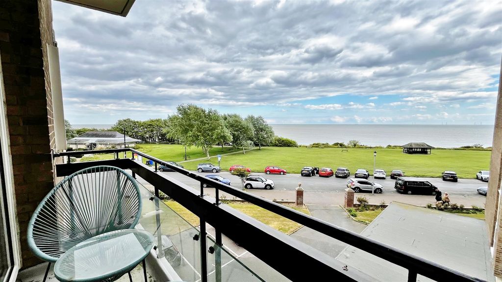 Additional image 11 of 2 bed flat for saleFrinton Court, The Esplanade, Frinton-On-Sea CO13