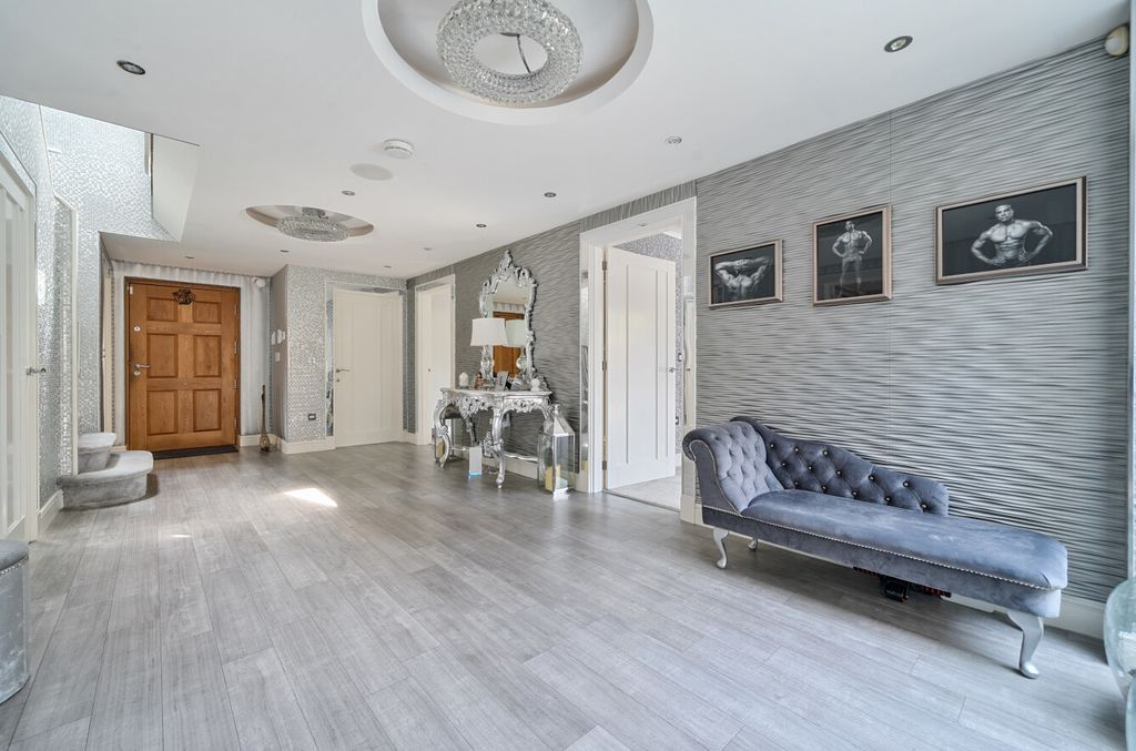 Property photo 2 of 39 1472172-31-6A2Ffa...
