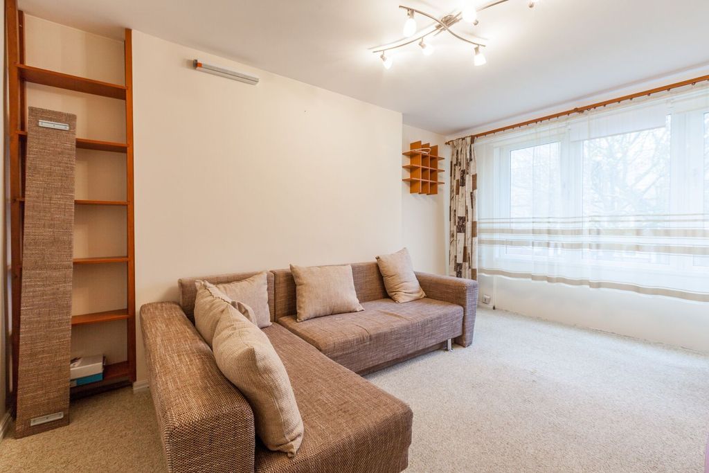 Property photo 1 of 4