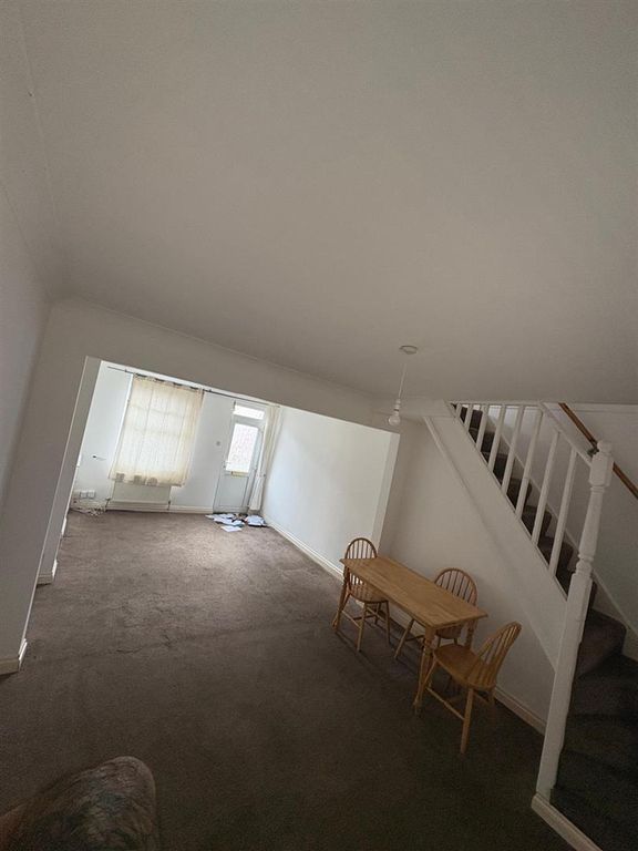 Property photo 3 of 25 8cc805E4-Eca5-4Ae6-Bb9A-0063Ad64B465.Jpg