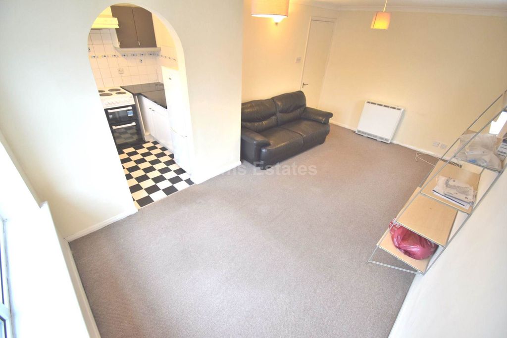 Property photo 2 of 7