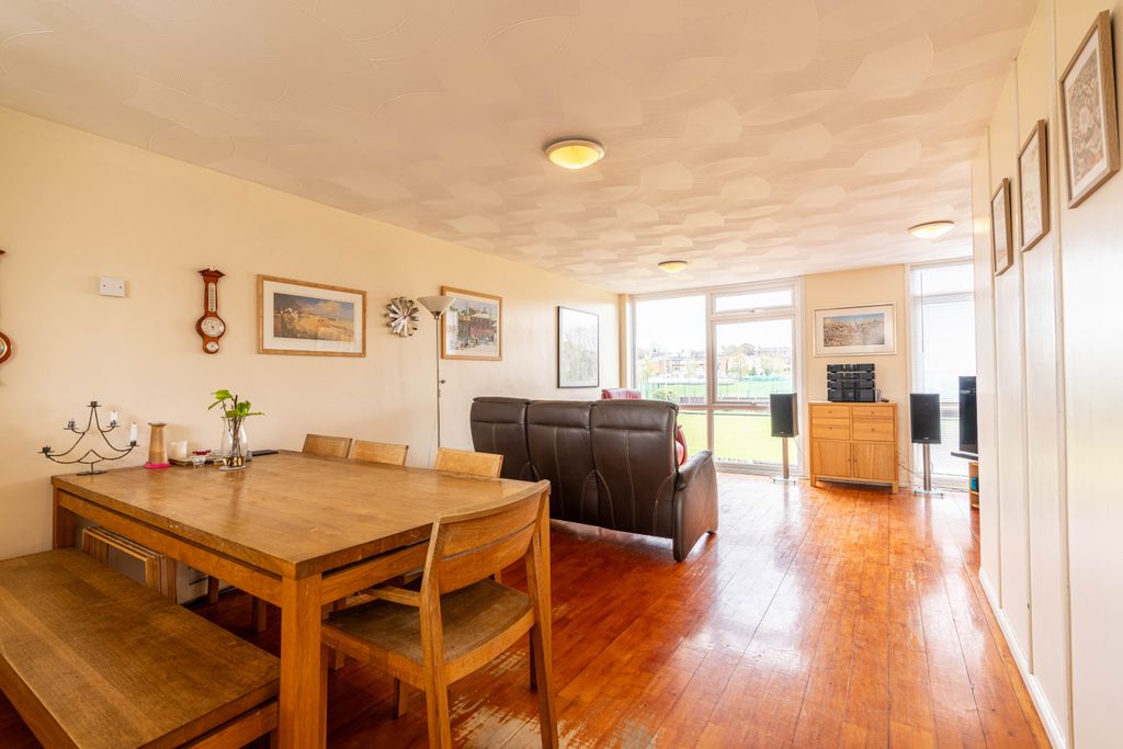 Property photo 3 of 14 Gallery