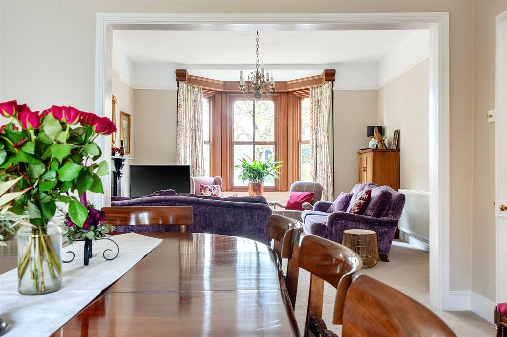 Property photo 3 of 18 Sittting/Dining Room