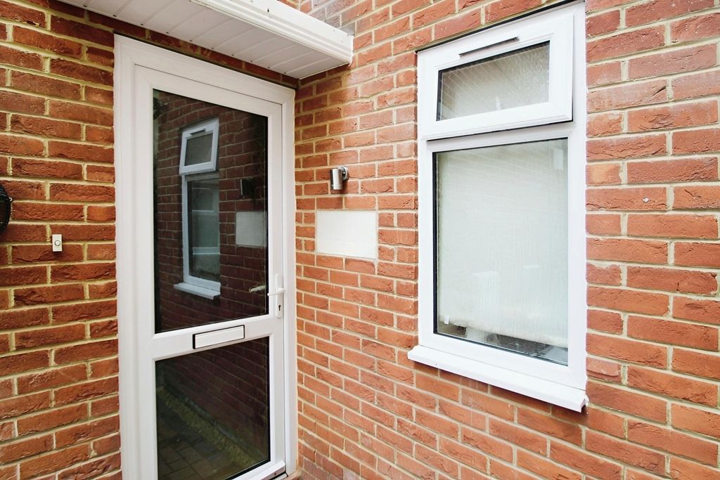 Property photo 1 of 7 Editedimage-50933520-2389-44Fa-B3Db-7E99Fe5A1Ec9 2