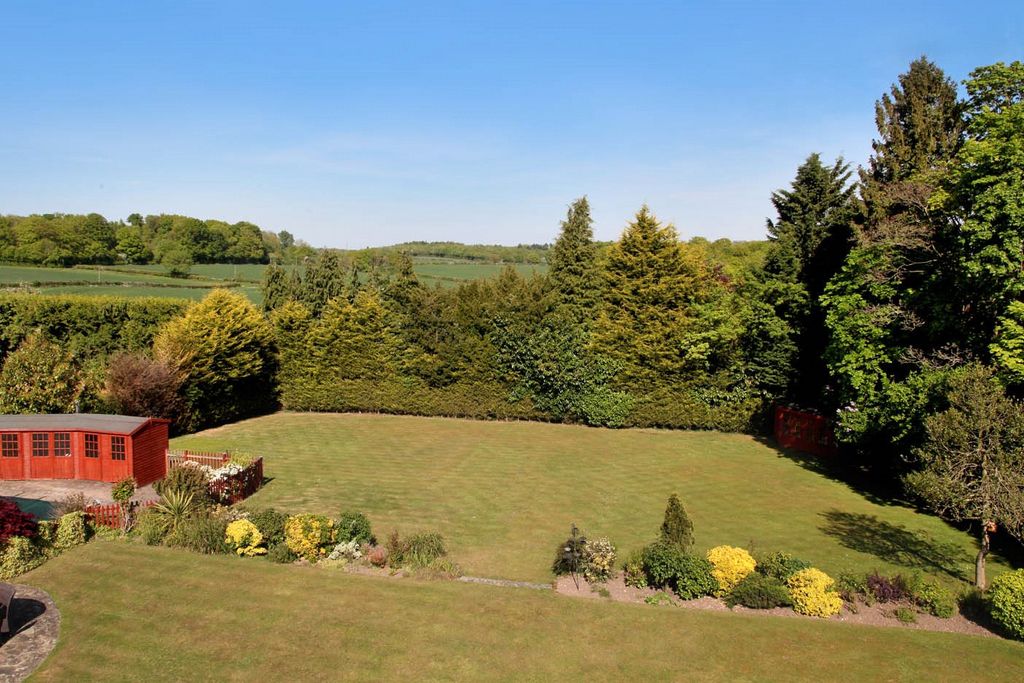 Property photo 2 of 15 Garden