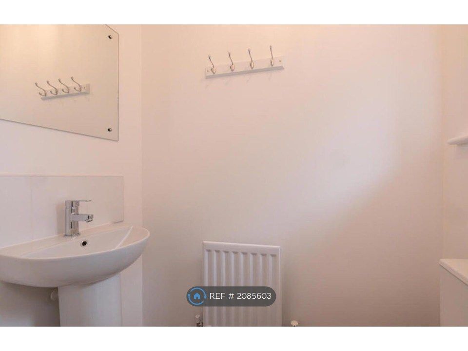 Property photo 3 of 4 Bathroom