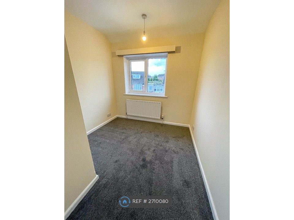 Property photo 2 of 26 Single Bedroom