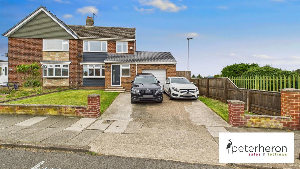 Property photo 1 of 27 Cam05632G0-Pr0006-Still032.Jpg