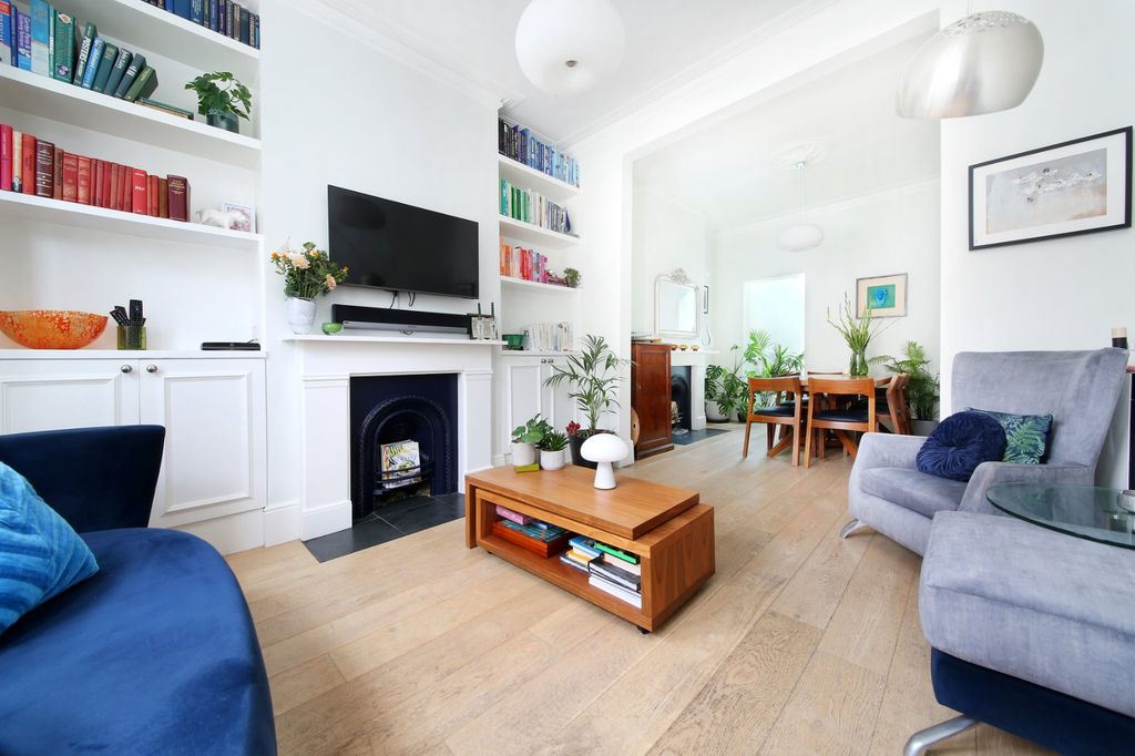 Property photo 1 of 18