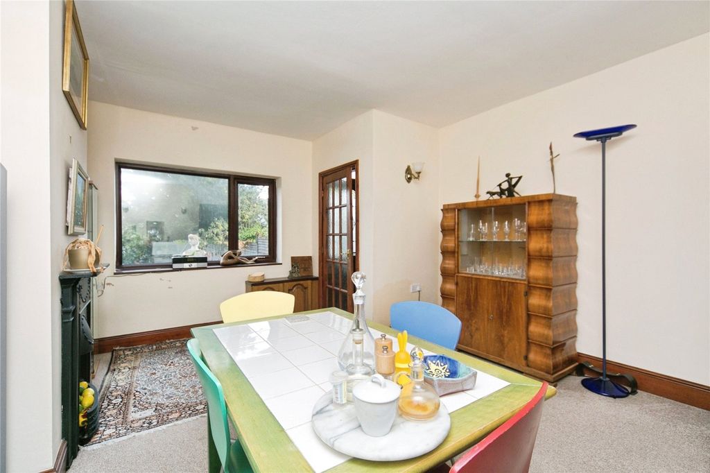 Property photo 2 of 21 Picture No. 19