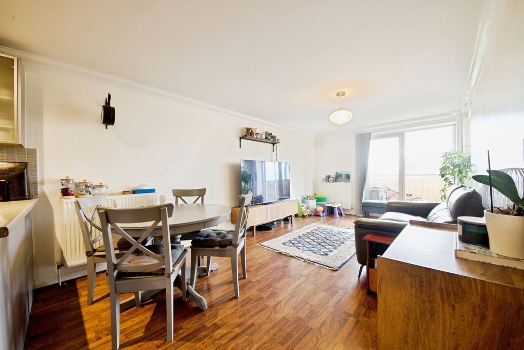 Property photo 3 of 17 Photo