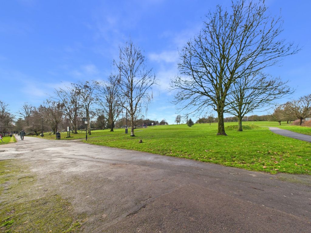 Property photo 3 of 13 Views