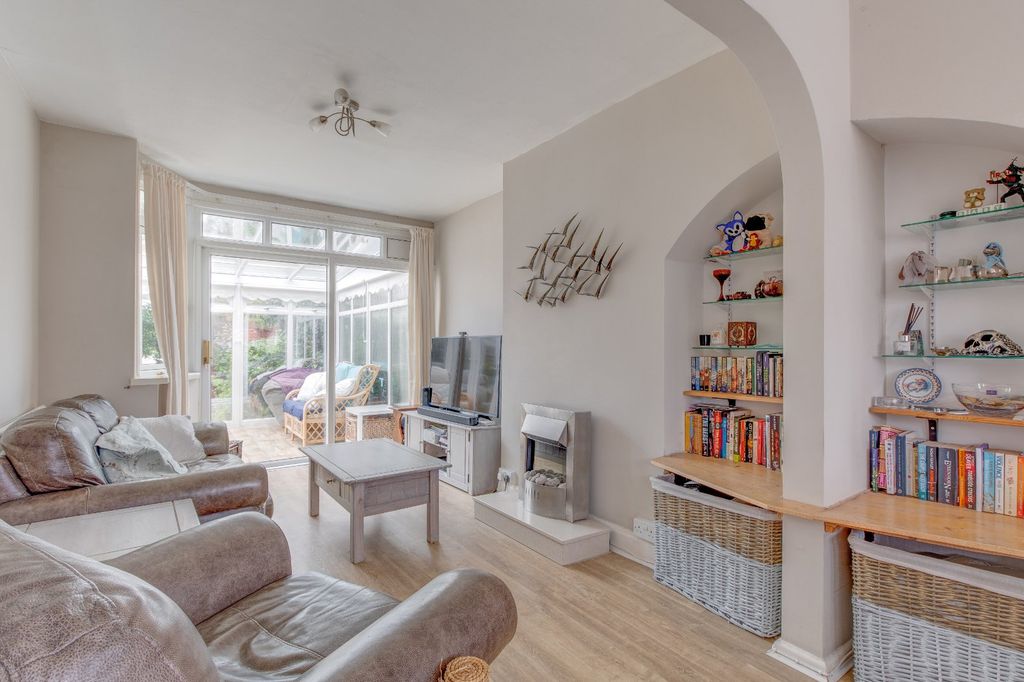 Property photo 3 of 13 Picture No. 12